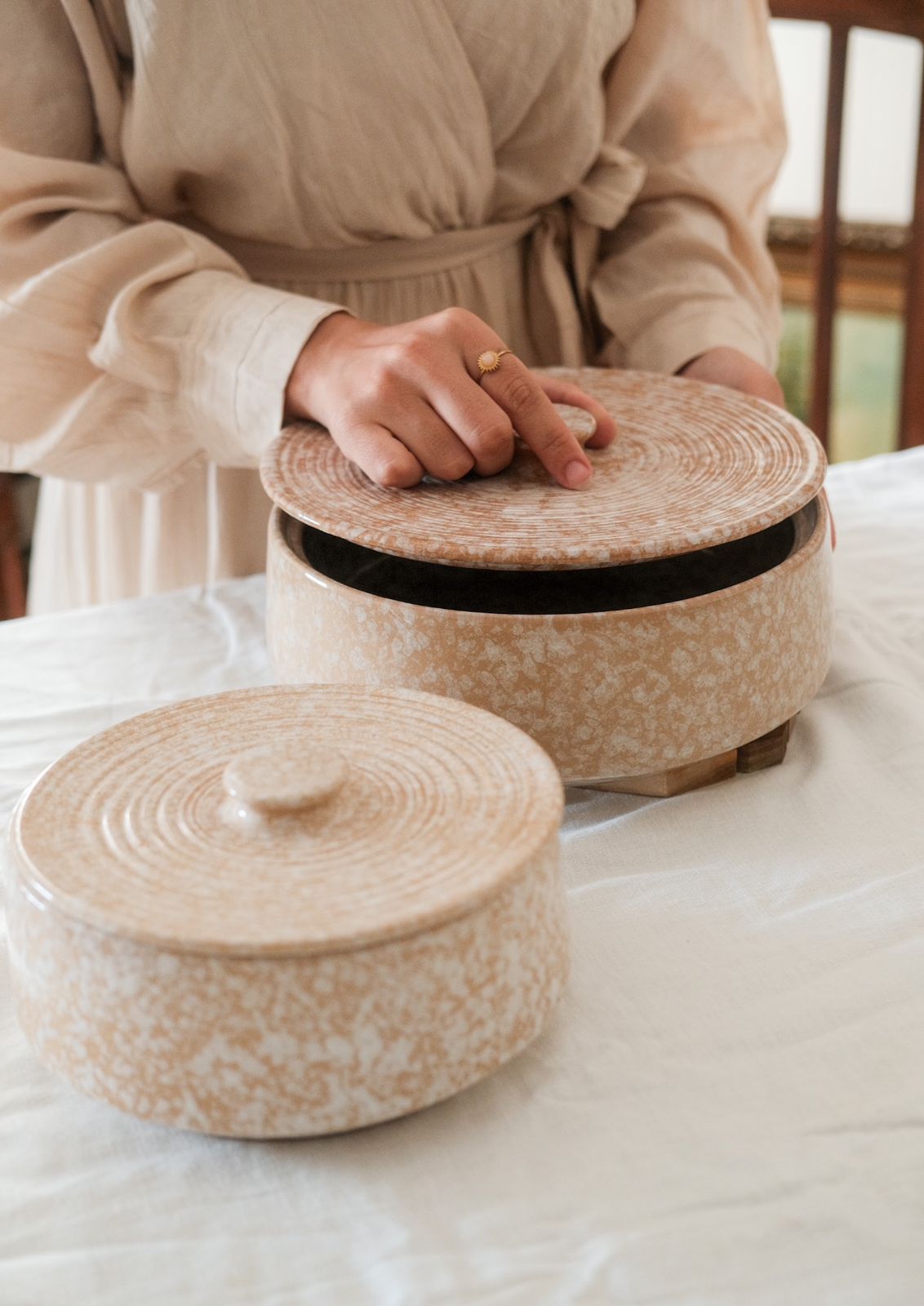 Notch Pot in Beige