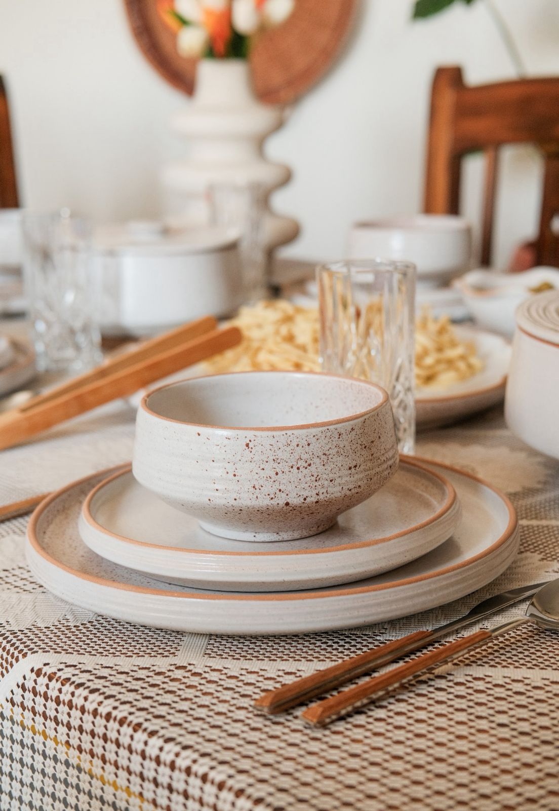 Notch Dining Set in White Matte